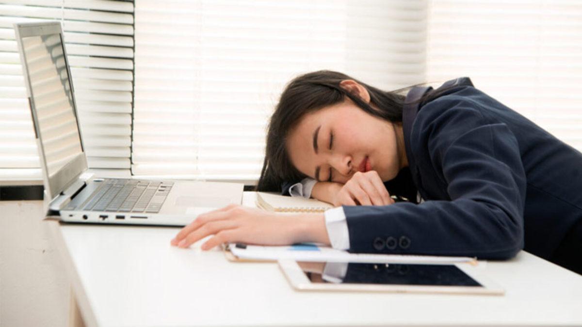 Olur Olmadık Yerde Uykuya Dalıp Aniden Uyanıyorsanız Nur Topu Gibi Narkolepsiniz Olabilir: Peki Tedavisi Var mı?