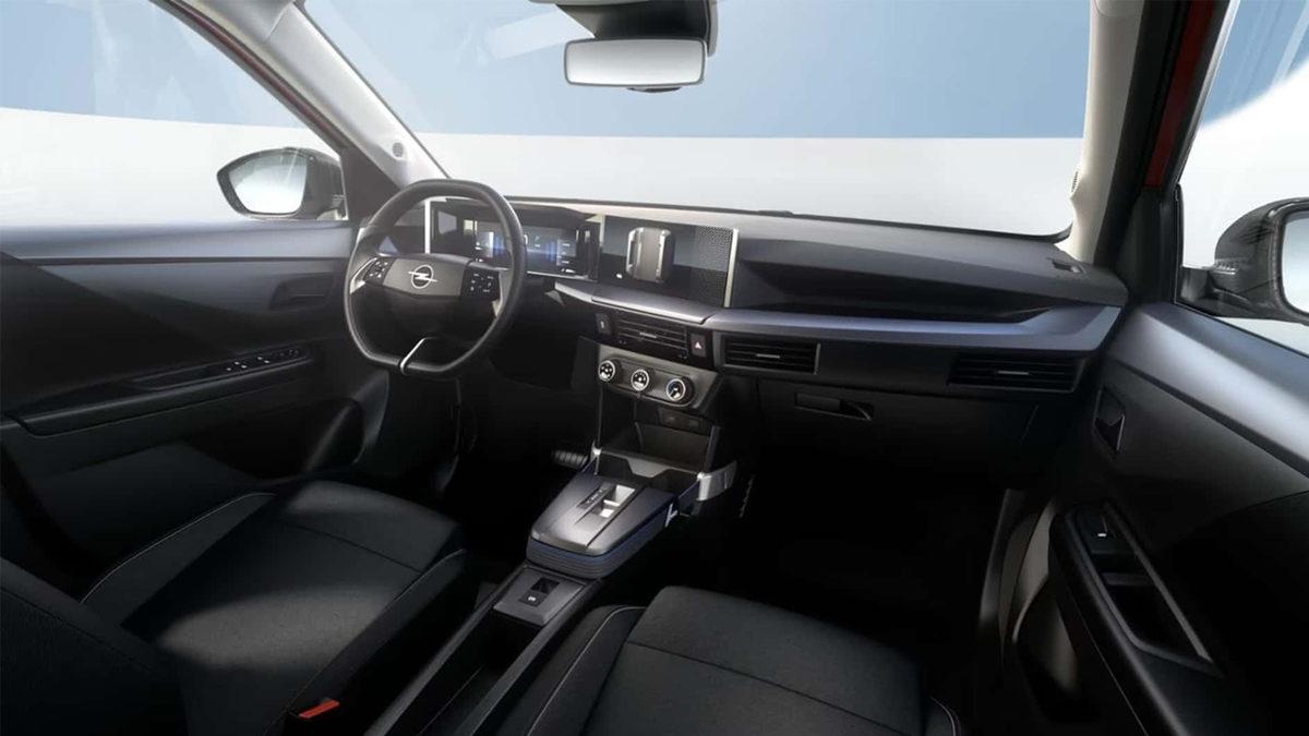 Pintilikten mi? Araba Üreticileri Neden Dev Multimedya Ekranlardan Vazgeçiyor?