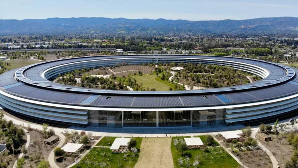 Steve Jobs Bile Hepsini Bilemeyebilir: Teknoloji Tarihi Bilgini 9 Soru ile Test Et!