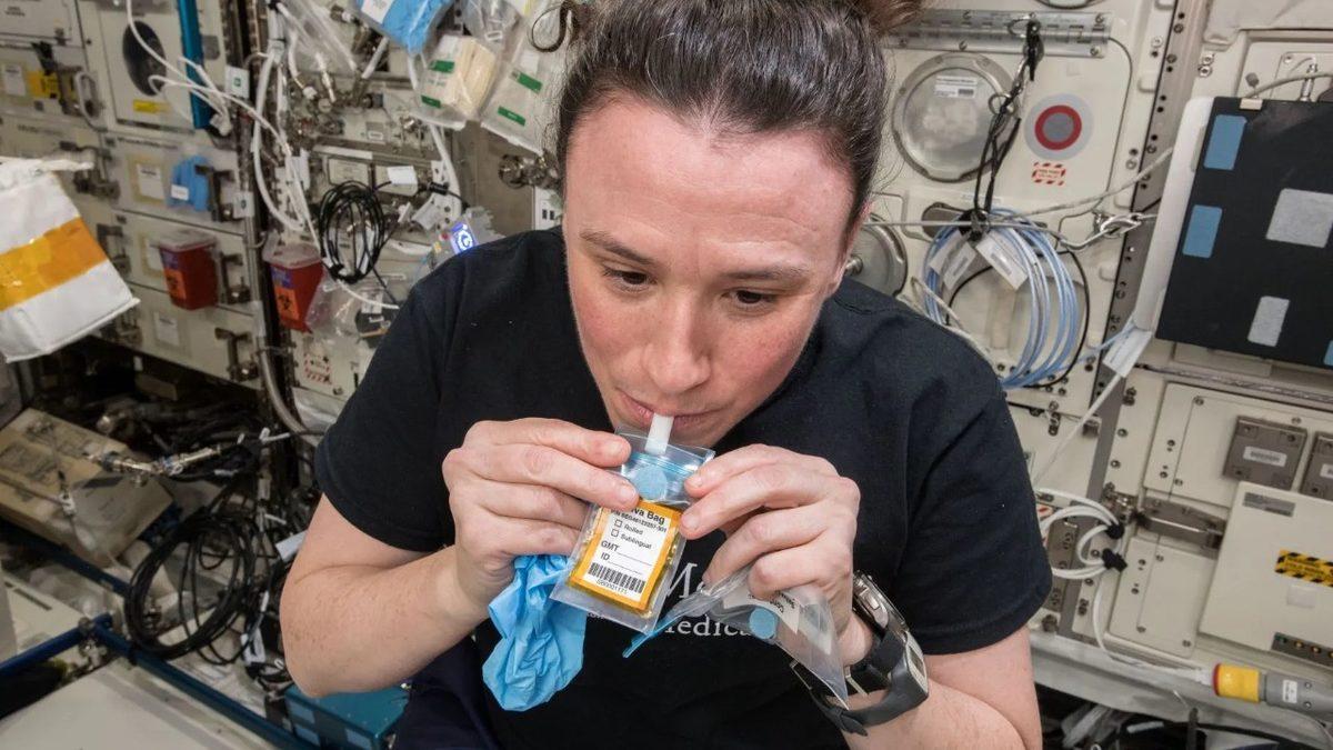 Bir Astronot Uzayda Hastalandığı Zaman Nasıl İyileşiyor? Doktora Gidecek Hâli Yok!