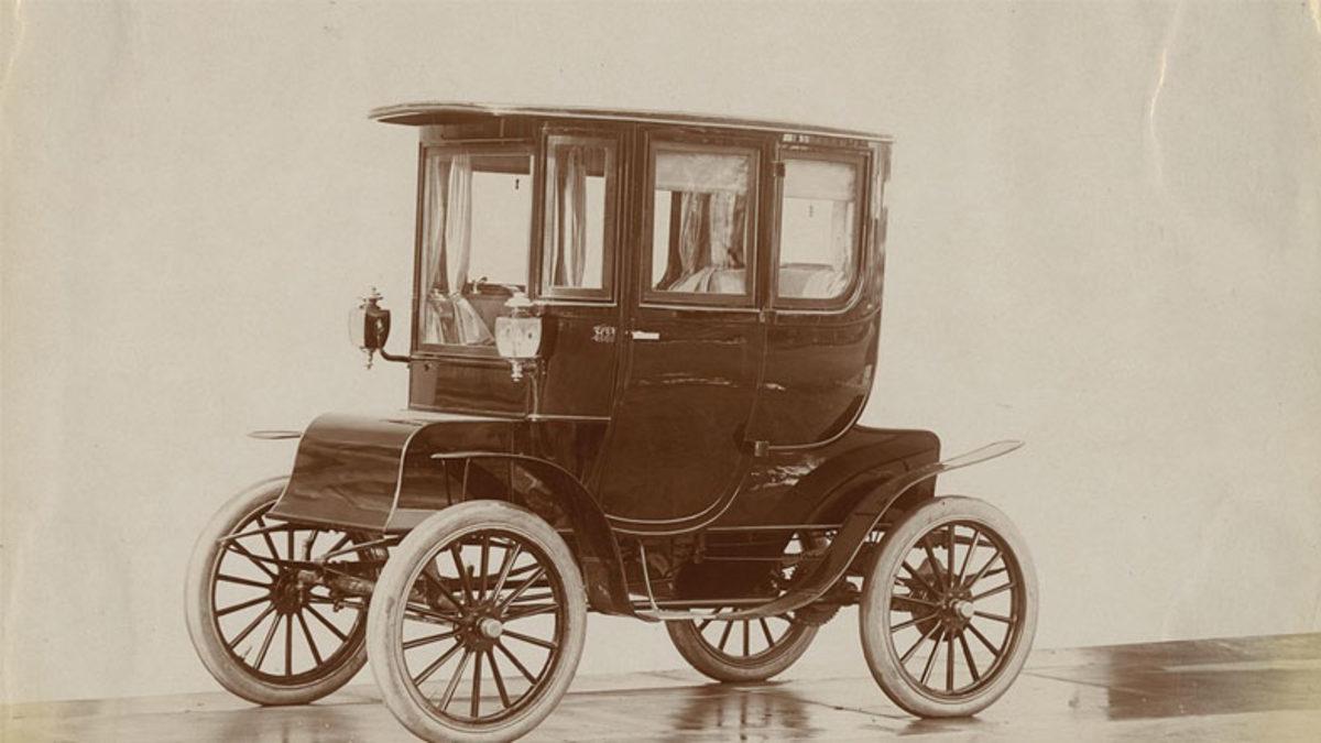 Tam 137 Yıl Önce Osmanlı Devleti’ne Gelen Elektrikli Otomobili Sultan Abdülhamid Neden İstemedi?