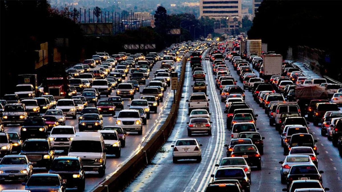 Türkiye’de Her 2,7 Kişiye 1 Araç Düşüyor! Yeni Araç Almak Bu Kadar Zorken Araç Sayısı Nasıl Bu Kadar Yüksek? (Cevabı Avrupa’da Saklı)