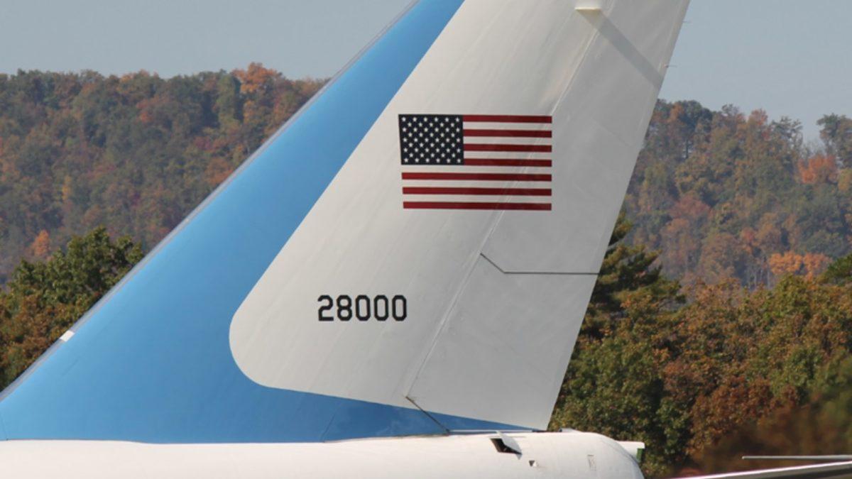 ABD Gibi Bazı Ülkelerin Uçaklarındaki Bayrakların Ters Yönde Boyanmasının Arkasında Hangi Sebepler Var?