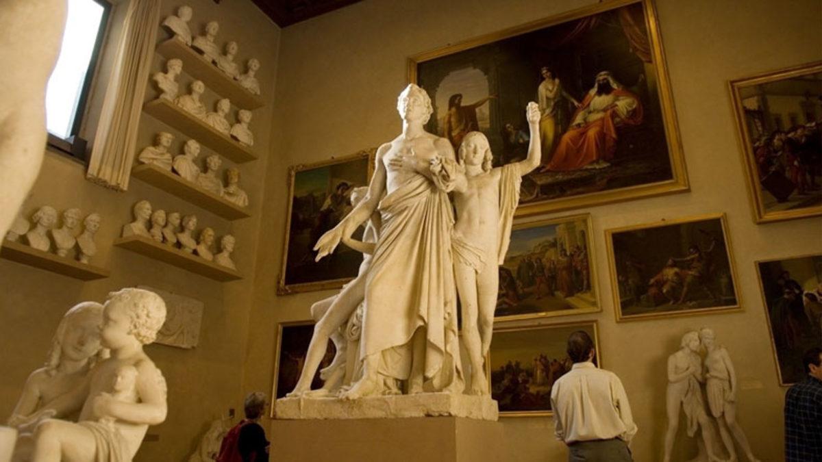 Eski Çağ İnsanları Antik Heykellere Neden Özellikle Parfüm Sıkıyordu? Güzel Koku Tek Sebep Değil!