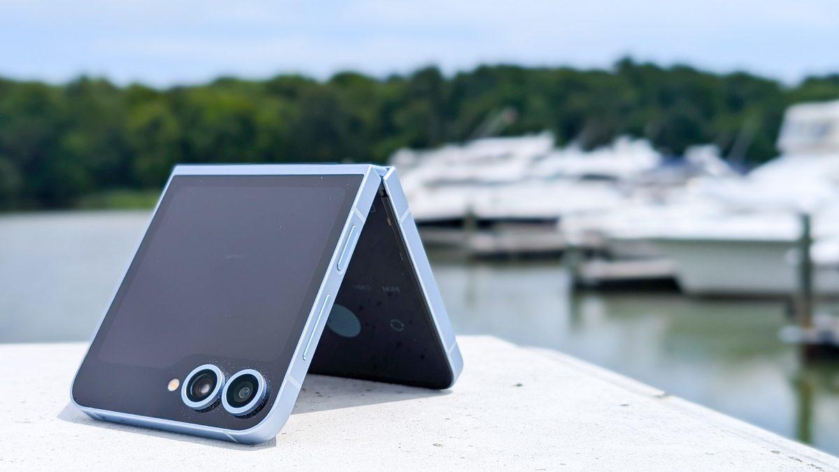 Samsung’un Ucuz Katlanabilir Telefonu Galaxy Z Flip FE’nin Bazı Özellikleri Belli Oldu: İşte Hakkında Bildiğimiz Her Şey!