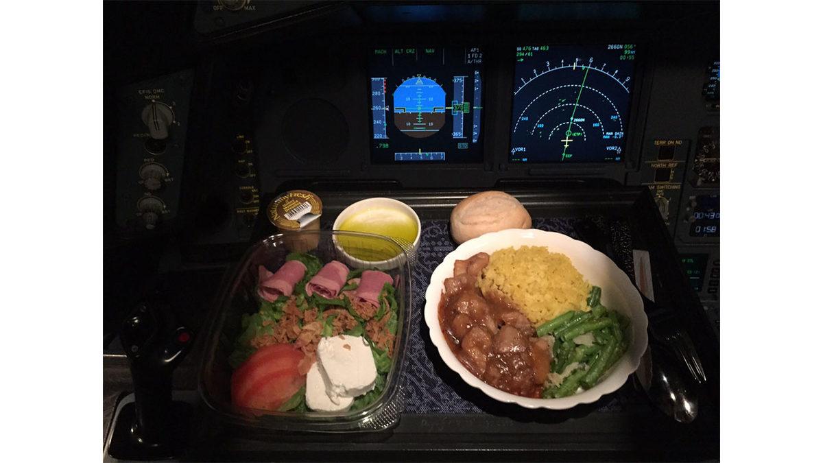 Hepsini Bilenin Gözünde Pilot Gözlükleri Belirecek: Havacılıkla İlgili 9 Soruluk Bilgi Testi!