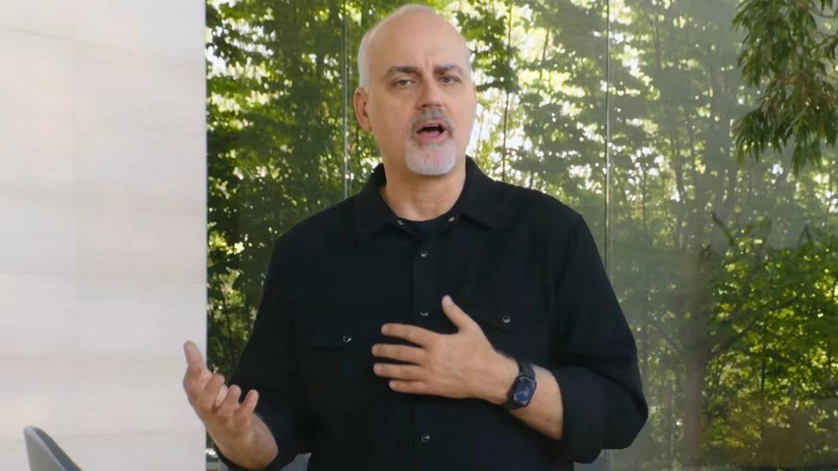 Sürekli Ertelenen Yapay Zekâlı Siri’nin Patronu Değişti: Yeni Siri’yi Apple Vision Pro’nun Yöneticisi İnşa Edecek!