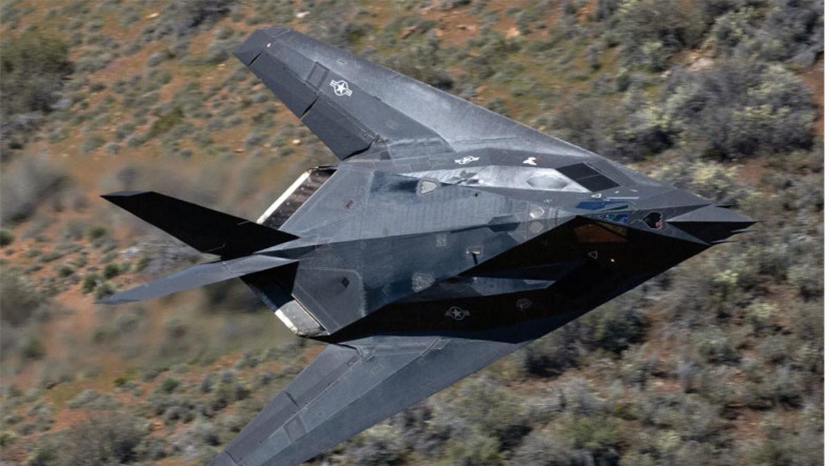 Hayalet Uçaklarda Nasıl Bir Teknoloji Kullanılıyor da Radarda Hiç Görünmüyorlar?