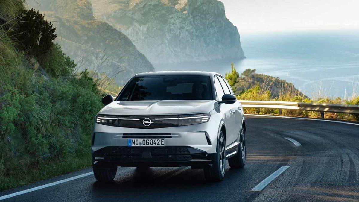 Yeni Opel Grandland’in Şarj Edilebilir Hibrit Seçeneği Duyuruldu