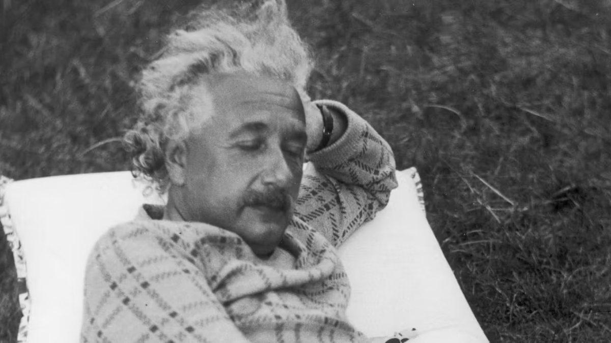 Albert Einstein ve Salvador Dali, Benimsedikleri Farklı Bir Uyku Yöntemi Sebebiyle Neden Hiç Derin Uykuya Dalmıyorlardı?