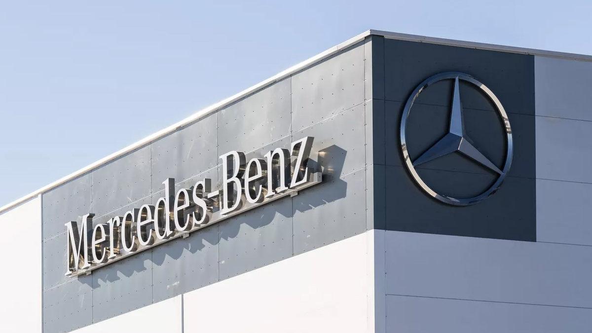 Mercedes-Benz, Gönüllü İşten Ayrılan Çalışanlara 20 Milyon TL Verecek: İşte Sizi Hayallere Boğacak Teklifin Detayları!