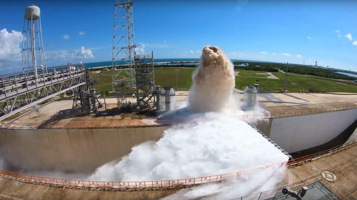 NASA, Soğutmak İçin Değilse Neden Roket Fırlatırken Milyonlarca Litre Su Fışkırtıyor?