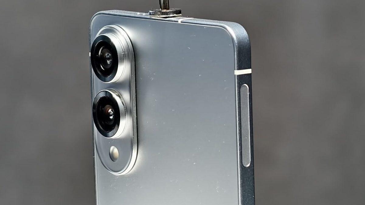 iPhone 16 Air Rakibi Samsung Galaxy S25 Edge’in Titanyum Çerçeve ile Geleceği Ortaya Çıktı