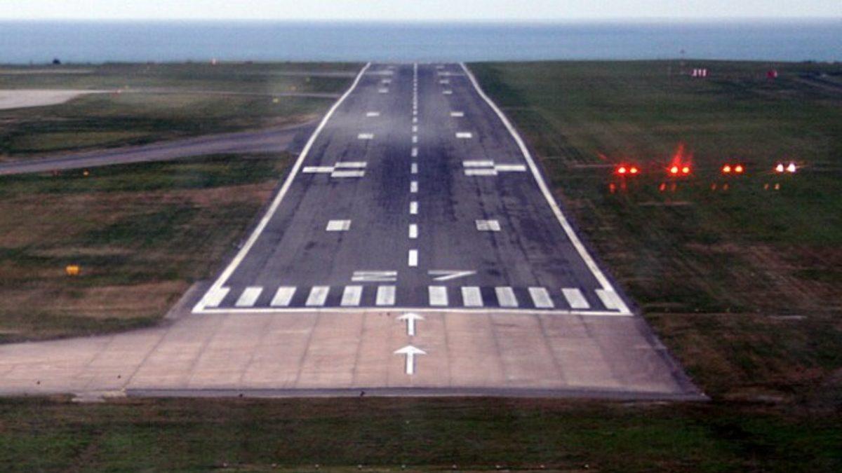 Havaalanlarındaki Pistlerin Yanı Başına Yerleştirilen Bu Kırmızı Beyaz Işıklar Tam Olarak Neyin Nesi?