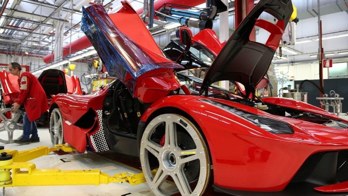 Lüksün ve Özenli İşçiliğin Sınırlarını Zorlayan Bir Ferrari’yi Yapmak Ne Kadar Zaman Alıyor? Zanaatkârlar Kendi Elleriyle İşliyor!