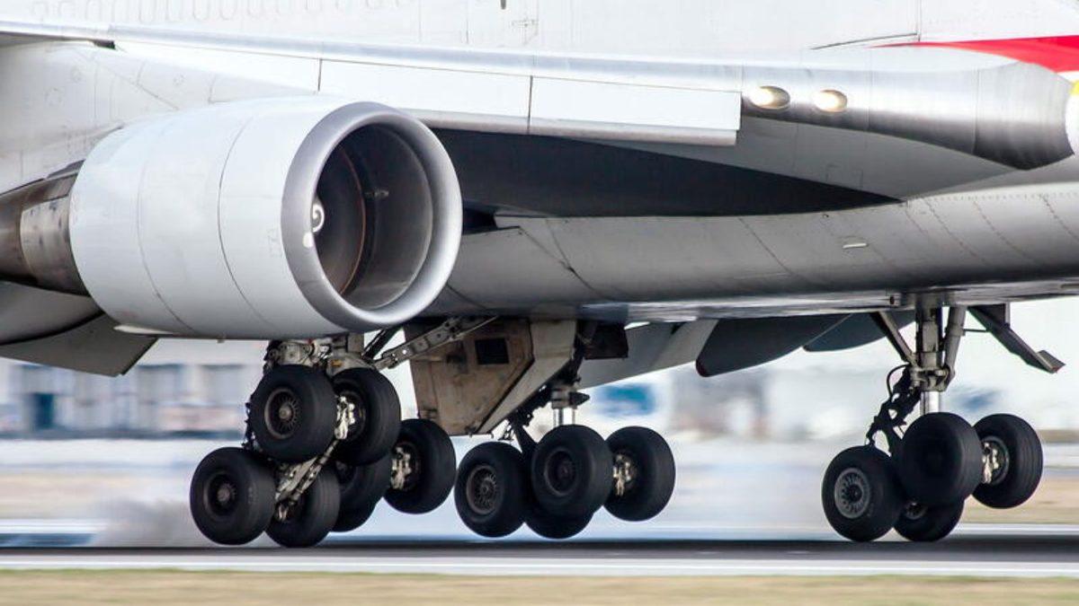 Çelikler Tarihe Karıştı: Uçakların İniş Takımlarında Artık Neden Karbon Frenler Tercih Ediliyor?