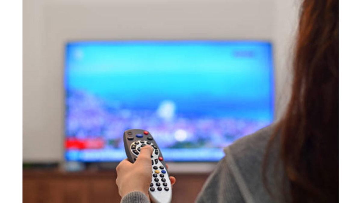 Bazı Kumandalar Sinyali Algılamak İçin Direkt TV’ye Doğrultulurken Bazıları Neden Alakasız Yerlerden Bile Sinyali Algılıyor?