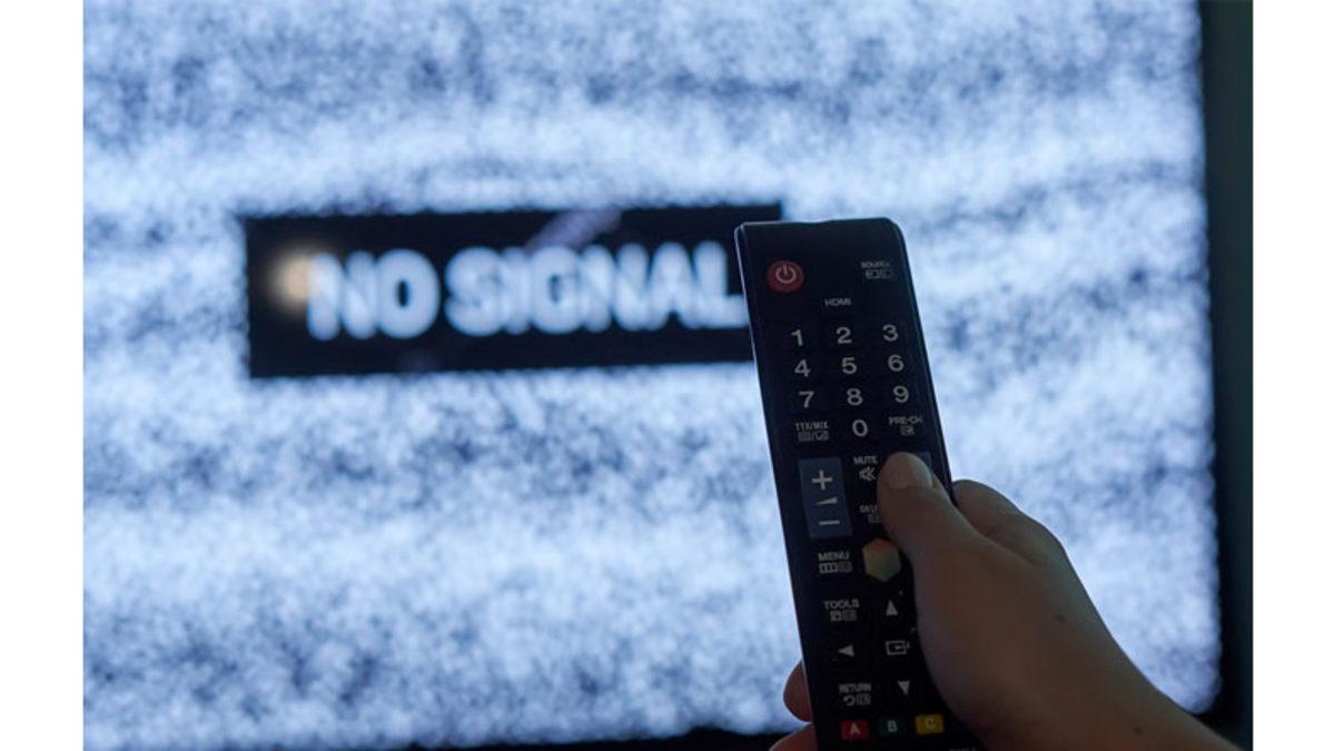 Bazı Kumandalar Sinyali Algılamak İçin Direkt TV’ye Doğrultulurken Bazıları Neden Alakasız Yerlerden Bile Sinyali Algılıyor?