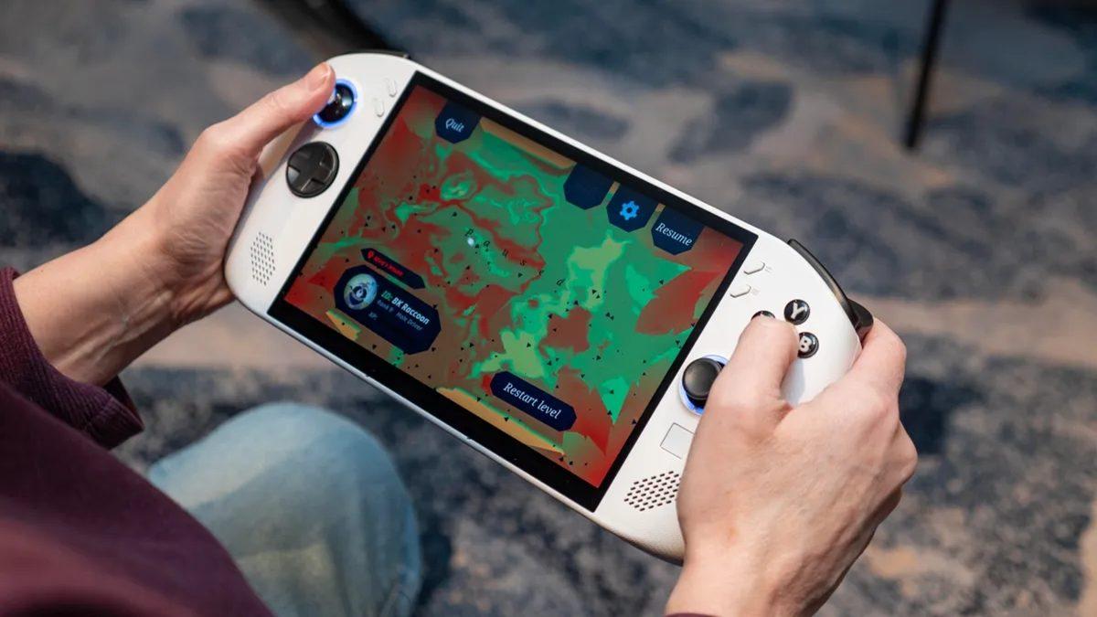 Steam Deck’in İlk ’Resmî’ Rakibi Lenovo Legion Go S Satışa Sunuluyor: İşte Özellikleri ve Fiyatı!