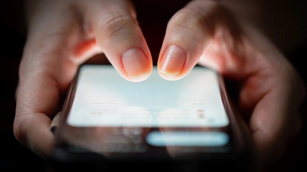 Üst Üste Mesaj Atıyorsanız Başınız Derde Girebilir: Yargıtay Üst Üste Mesaj Atan Bir Kişinin Cezasını Onadı!