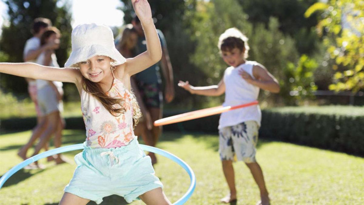 Bir Neslin Eğlence Aracından İbaret Olan Hulahoplar Bakın Bir Dönem Neden İstanbul’da Yasaklanmış!