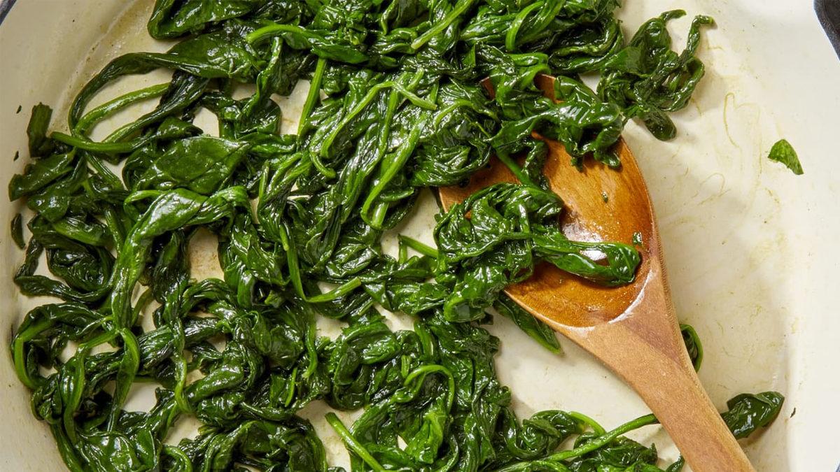 Taze Değilse Asla Yememeniz Gereken Besinler: Ölüme Yol Açan Bile Var!