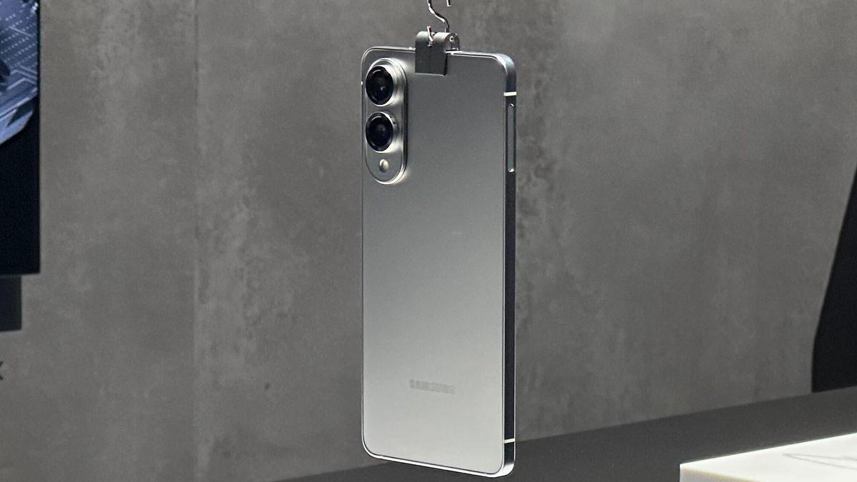 Samsung’un Ultra İnce Yeni Telefonu Galaxy S25 Edge Ertelendi