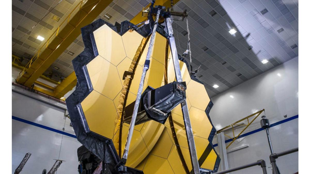 Uzayın Derinliklerindeki Fotoğraflar Nasıl Çekiliyor? Teknolojinin Sınırlarını Zorladığı Kesin!