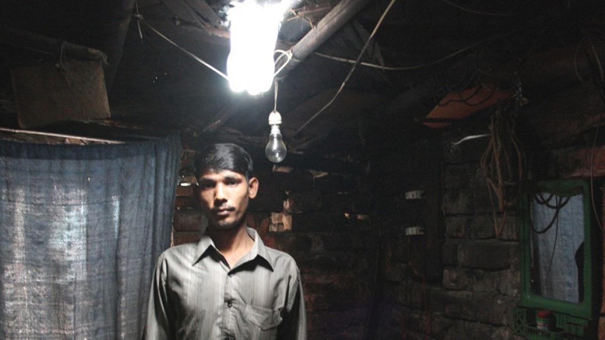 Gelişmekte Olan Ülkelerde Evler Nasıl Aydınlanıyor? İşte 1 Litre Suyla Bedava Işık Sağlayan Basit Ama Dâhiyane Buluş!