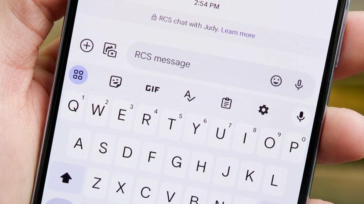 Apple ile Yıllarca Dalga Geçen Google’ın RCS Sistemi Bozuldu: Kullanıcılar SMS’e Döndü!