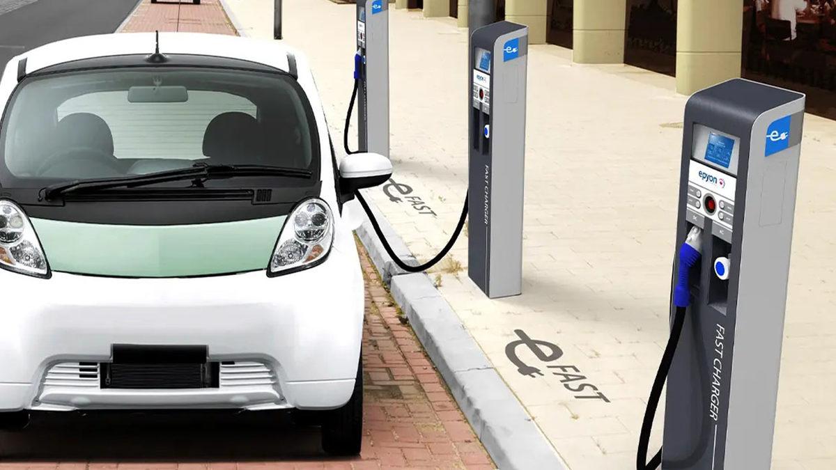 Ankara’da Elektrikli Otomobil Şarj İstasyonlarına Benzinli Otomobil Park Etmek Yasaklandı