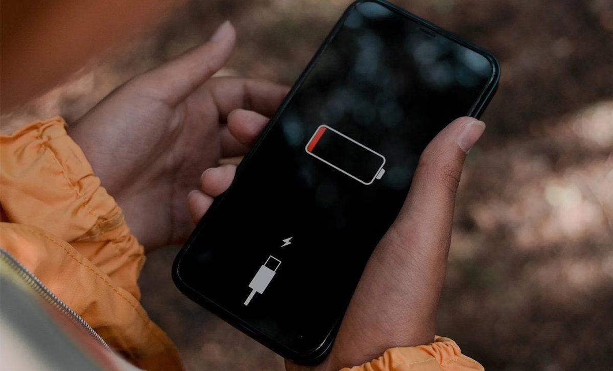 Diğer Telefonlar Kapalıyken Şarj Olabilirken iPhone’lar Neden Şarja Takıldığında Hemen Açılıyor?