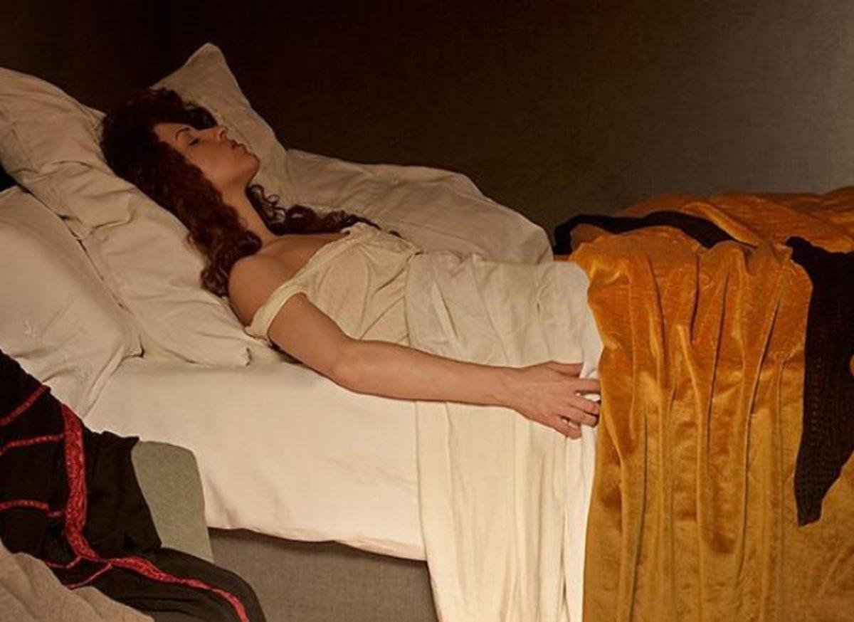 Ünlü Ressamların Resimlerini Gerçeğe Uyarlayan Kadın Sanatçı