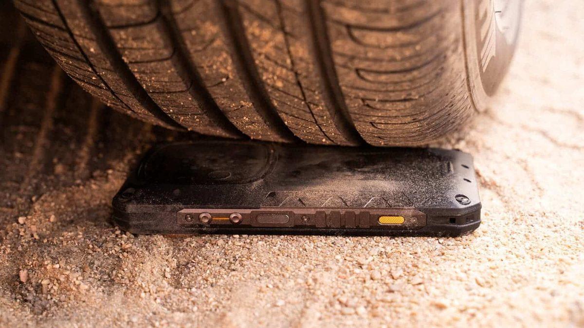 Dünyanın En Sağlam Telefonlarından Ulefone Armor 28 Ultra Test Edildi: Araba Ezdi, -78 Derece Soğuğa Maruz Kaldı [Video]