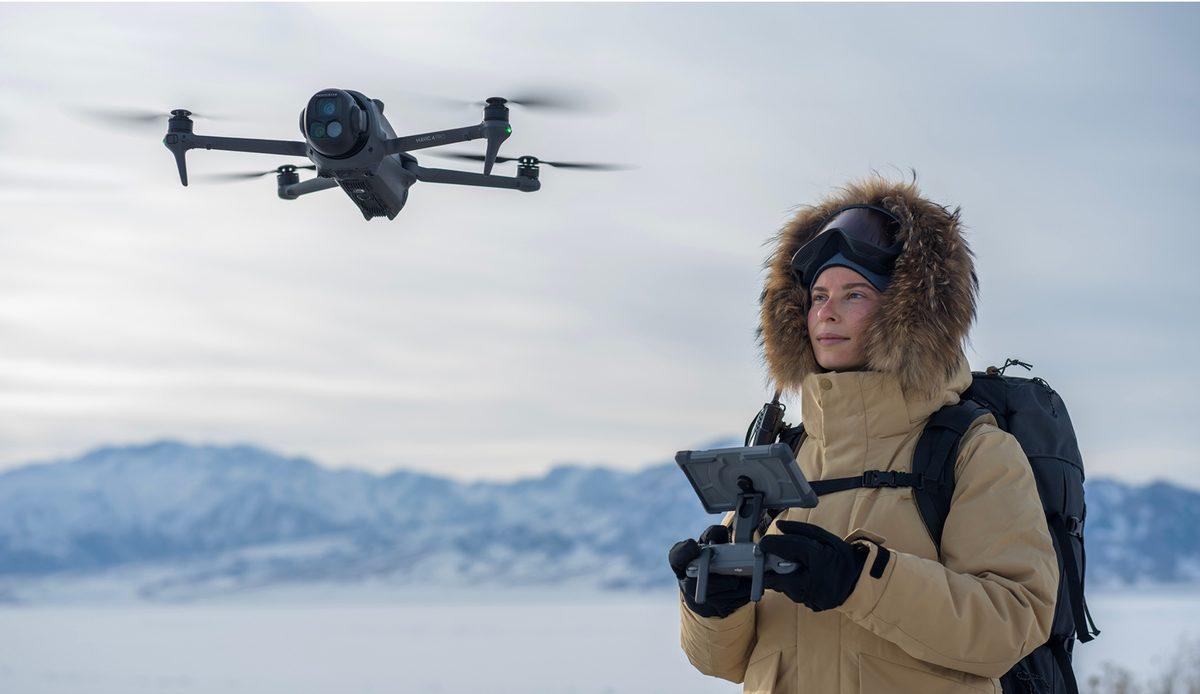 DJI, Her Bir Detayı Ayrı Güzel Olan Yeni Drone’u Mavic 4 Pro’yu Tanıttı: Daha Yüksek Menzil, Yeni Kameralar ve Dahası