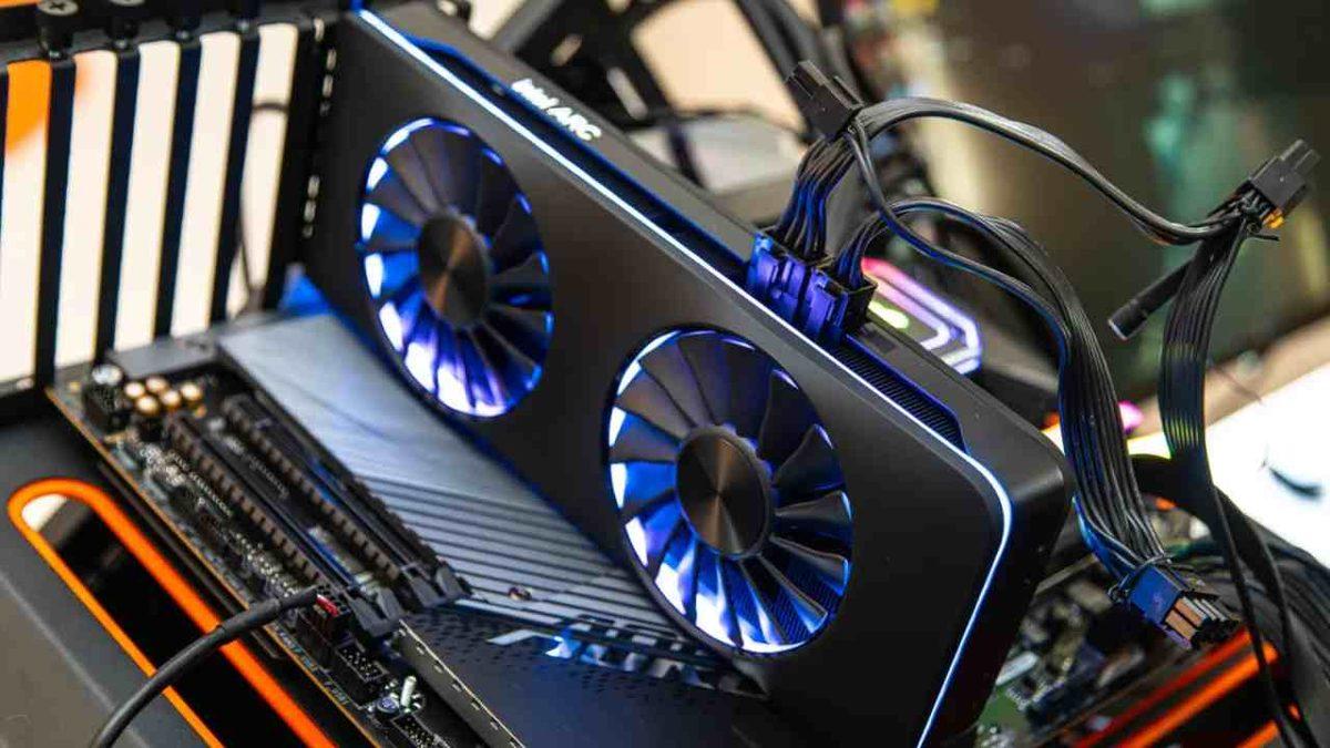 Intel’in Yeni Ekran Kartı Ortaya Çıktı (Hani İptaldi?)