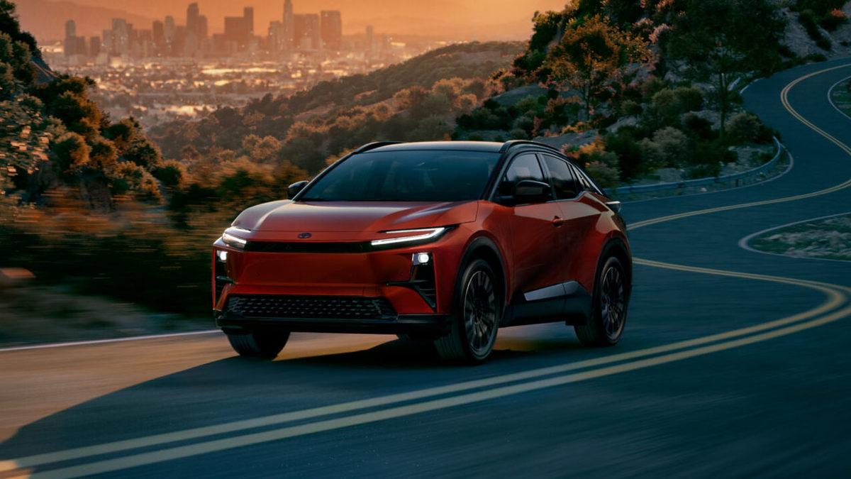 Hibrite Veda: 2026 Model Toyota C-HR, Tam Elektrikli Motor ile Tanıtıldı