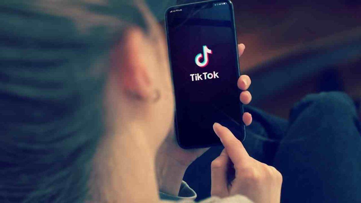 TikTok’ta Keşfete Düşmek İçin En Doğru Saatler Neler?