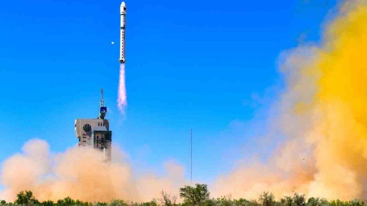 Çin, Dünya’ya Sığamadı: Yörüngede Süper Bilgisayar İnşa Etmek İçin İlk Uyduları Fırlattı