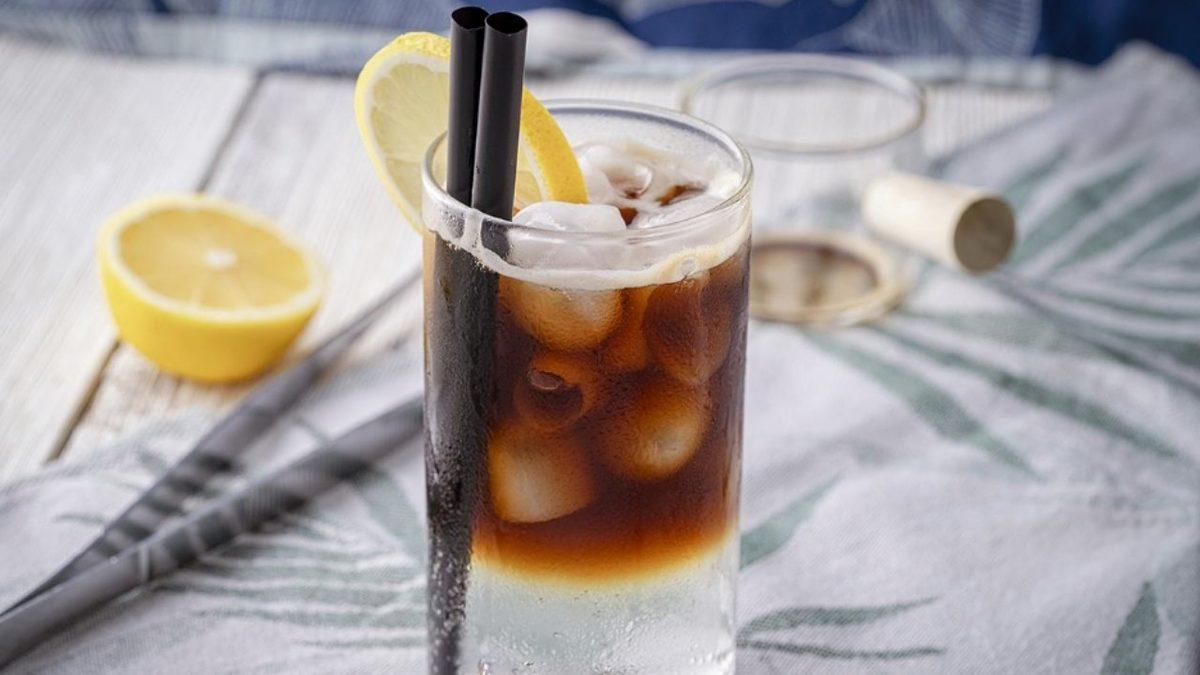 Yaz Boyu Bilgisayar Başında Serinlemenizi Sağlayacak 10 Soğuk Kahve Tarifi