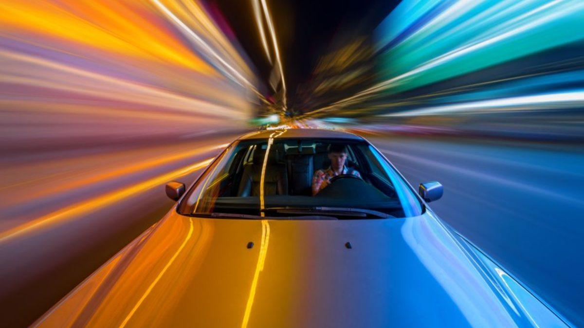 Daha Düşük Yakıt Tüketimi İçin Klimayı Açmak mı Daha Mantıklı Camları Açmak mı? (Yanıtı Sizi Şaşırtacak)