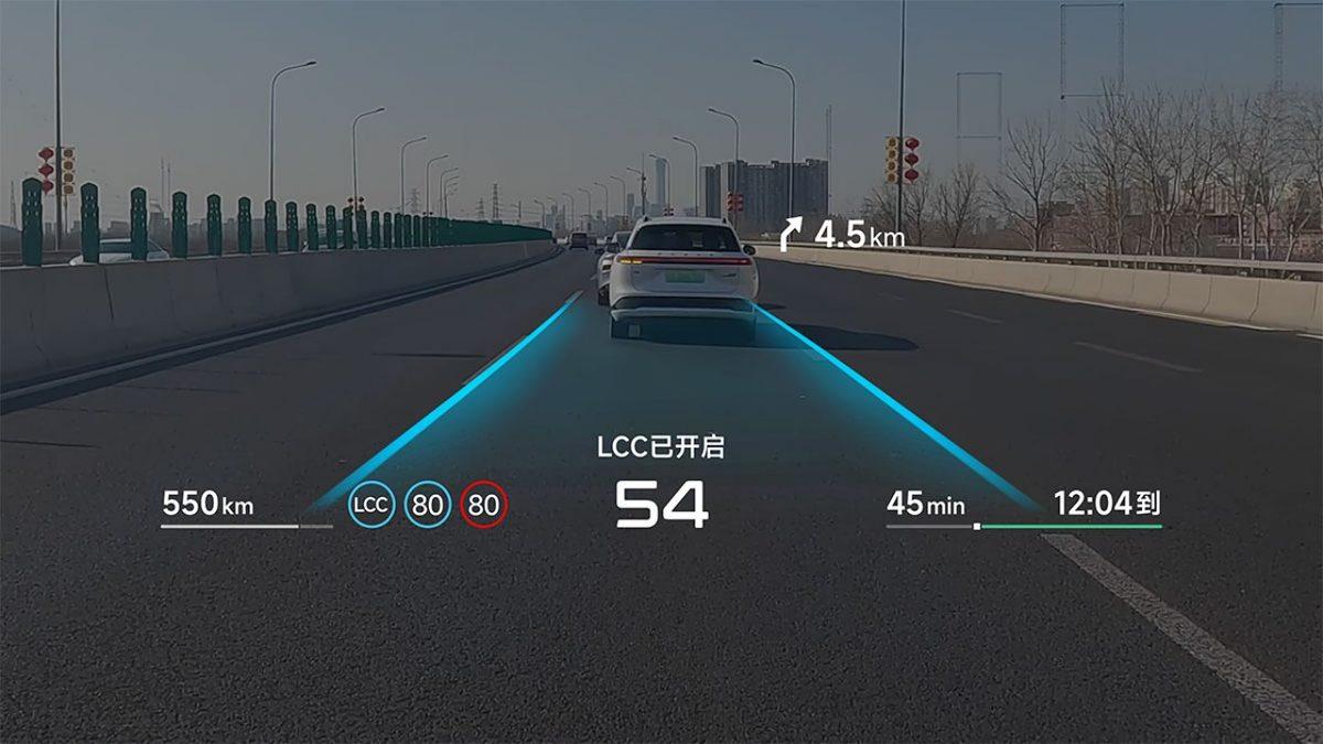 Huawei, Video Oyunda Otomobil Sürüyormuş Gibi Hissedeceğiniz Yeni Nesil Head-Up Display Teknolojisini Tanıttı