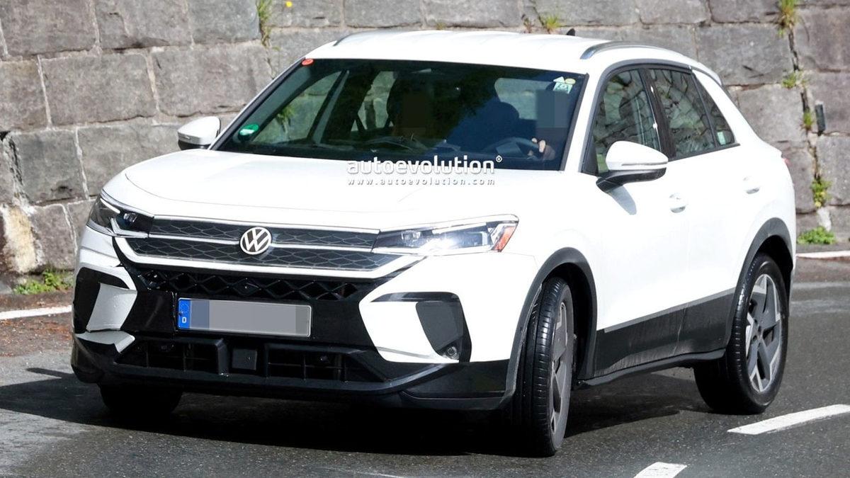 2026 Volkswagen T-Roc, Bir Kez Daha Casus Kameralara Yakalandı: İşte Tasarımı!