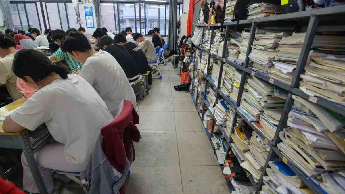 Çin, Sınavlarda Kopya Çekilmesin Diye Yapay Zekâ Araçlarını Tüm Ülkede Geçici Olarak Kapattı