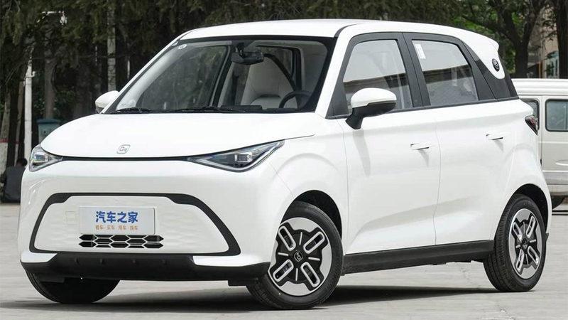 Chery, Citroen Ami Parasına "Premium" Özellikler Sunan Elektrikli Otomobilini Tanıttı: QQ Domi