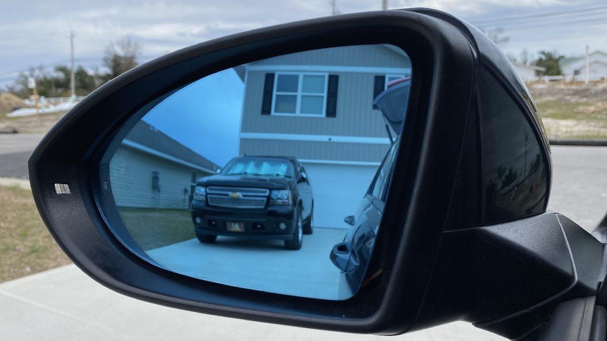 Otomobillerde Aynalar Neden Asla Tam Düz Değildir? İşte Hayati Önem Taşıyan Sebebi