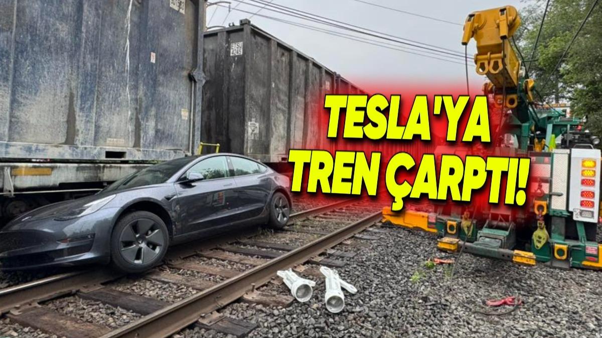 Otonom Sürüşteki Tesla Raylara Sıkıştı: Tren Çarptı!