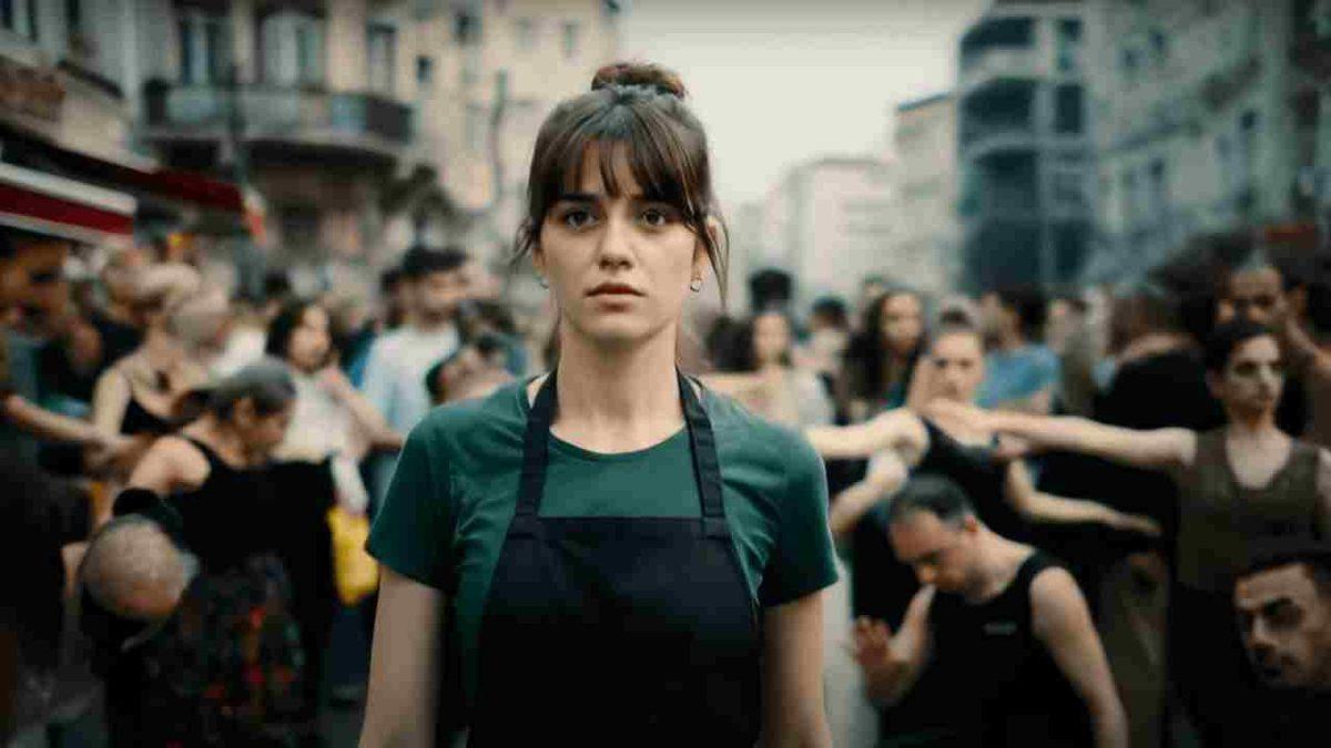 Sezen Aksu’nun Yeni Şarkısının Klibi, Google’ın Yapay Zekâ Aracı Veo 3 ile Oluşturuldu [Video]