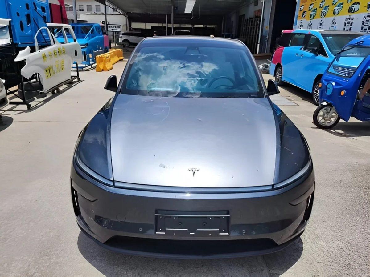 Bursa Sanayi Uyuyor: Eski Tesla Model Y, Modifiye Edilerek Model Y Juniper’e Dönüştürüldü!