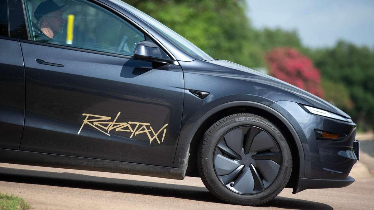 Tesla Robotaksi, İlk Kez Trafik Kazasına Karıştı: Kazanın Basitliğine Çok Şaşıracaksınız! [Video]